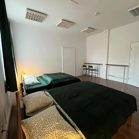 W94 Hostel-3